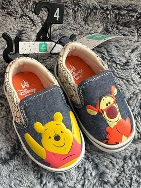 NWTS Disney Baby Winnie the Pooh & Tigger Slip-On Shoes -Toddler Sz 4